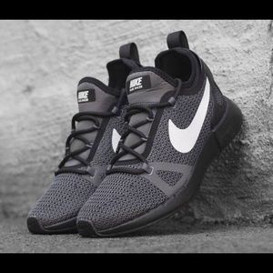 Women’s Nike shoes size 10